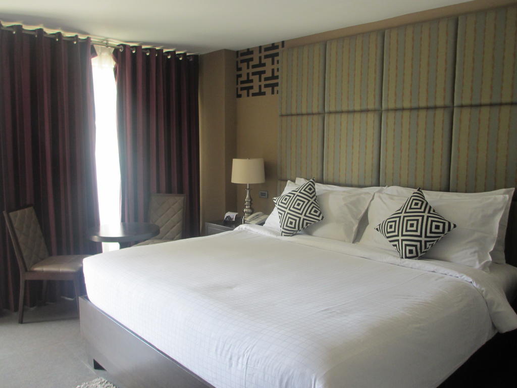 The Theodore Hotel Tagaytay City Dış mekan fotoğraf