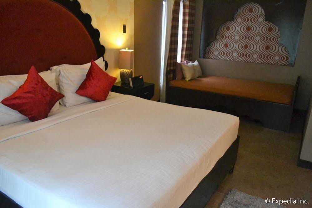 The Theodore Hotel Tagaytay City Dış mekan fotoğraf